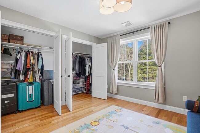 Building Photo - 279 W Central St