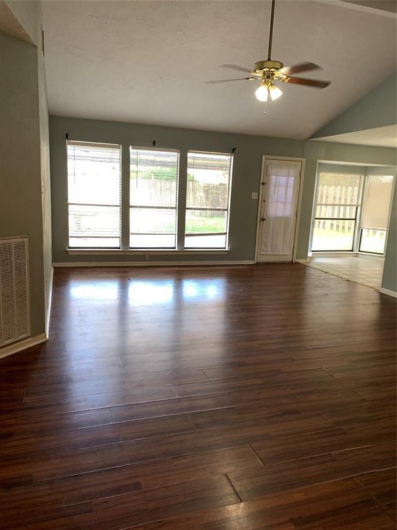 Building Photo - 1506 Park Maple Dr