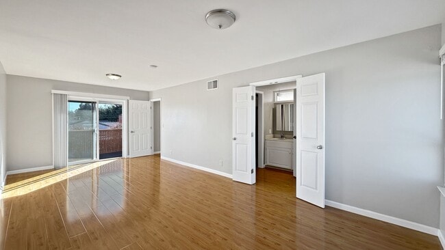 Building Photo - Coastal Comfort & Entertainer’s Retreat in Marina Faire