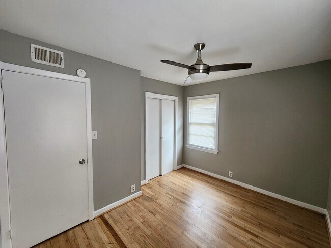 Building Photo - 4220 40th Ct N