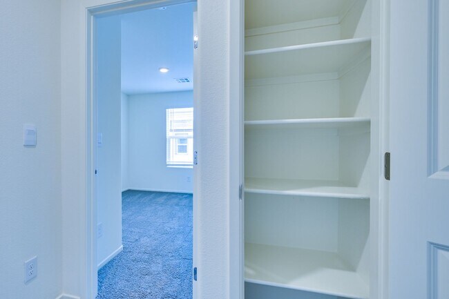 Building Photo - Brand New Townhouse!!! All Appliances incl...