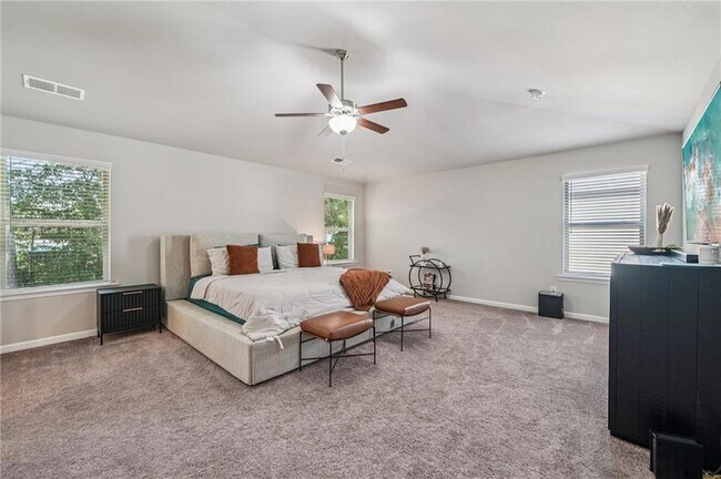 Building Photo - 120 Cabin Way