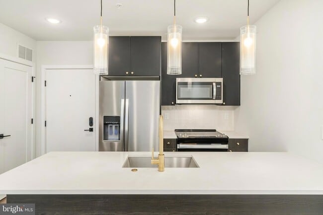 Building Photo - 1102 Germantown Ave