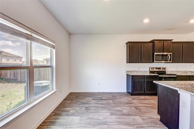 Building Photo - 117 Fairfax Ln