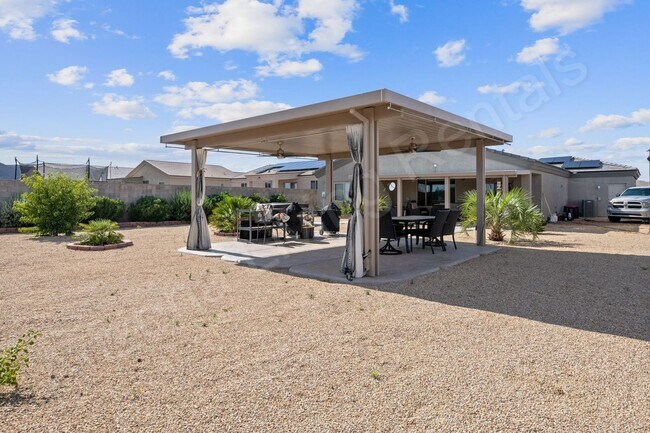 Building Photo - INVITING BACKYARD OASIS