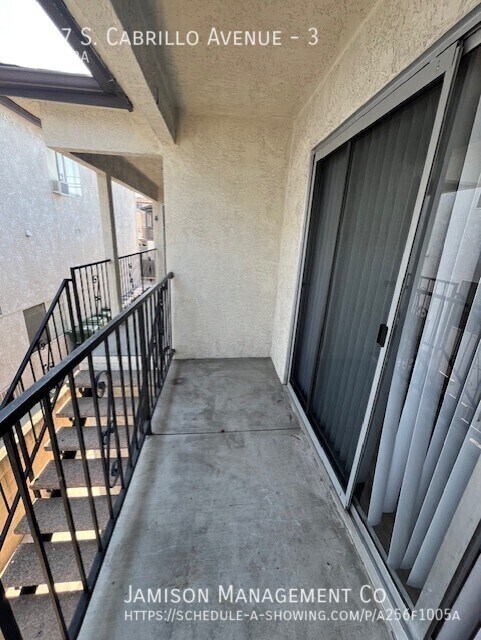 Building Photo - 1827 S Cabrillo Ave