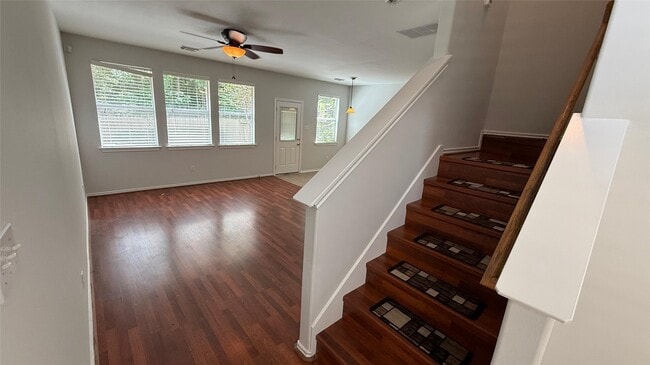 Building Photo - 35 Ledgestone Pl