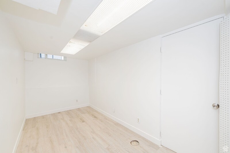 Building Photo - 561 N Beverly Ave