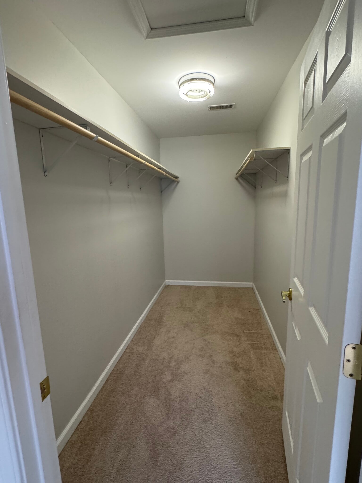 Building Photo - 224 Brookside Dr