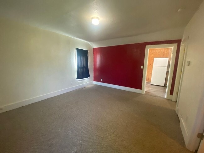 Building Photo - 2 BED | 1 BATH | SINGLE-LEVEL HOME | NORTH