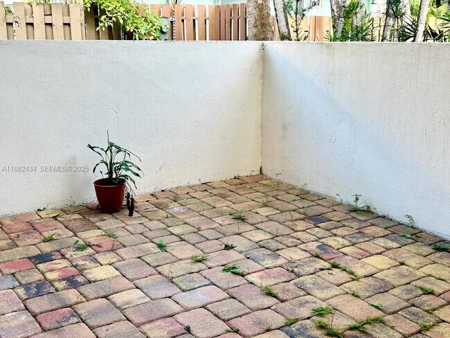 Building Photo - 875 NW 80th Terrace