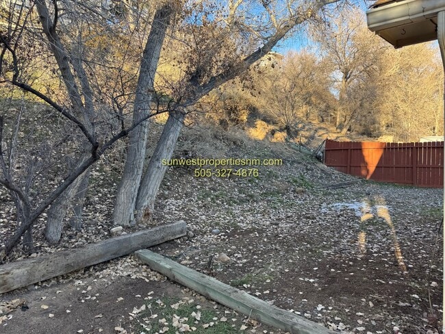 Building Photo - 3 bed, 2 bath