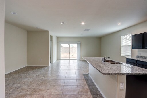 Building Photo - Newer DR Horton home in Heartland in Coolidge