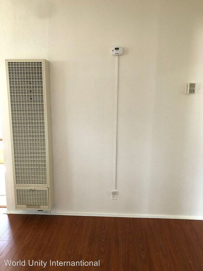 Building Photo - 100-140 Rose Ln