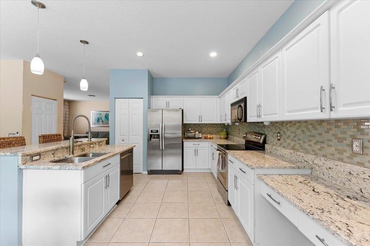 Primary Photo - 7061 Chesapeake Cir