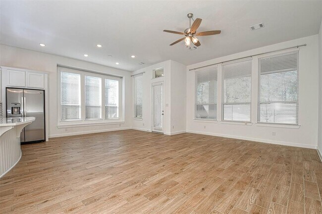 Building Photo - 17099 Crimson Crest Dr