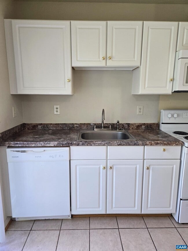 Building Photo - 1618 Townwood Ct