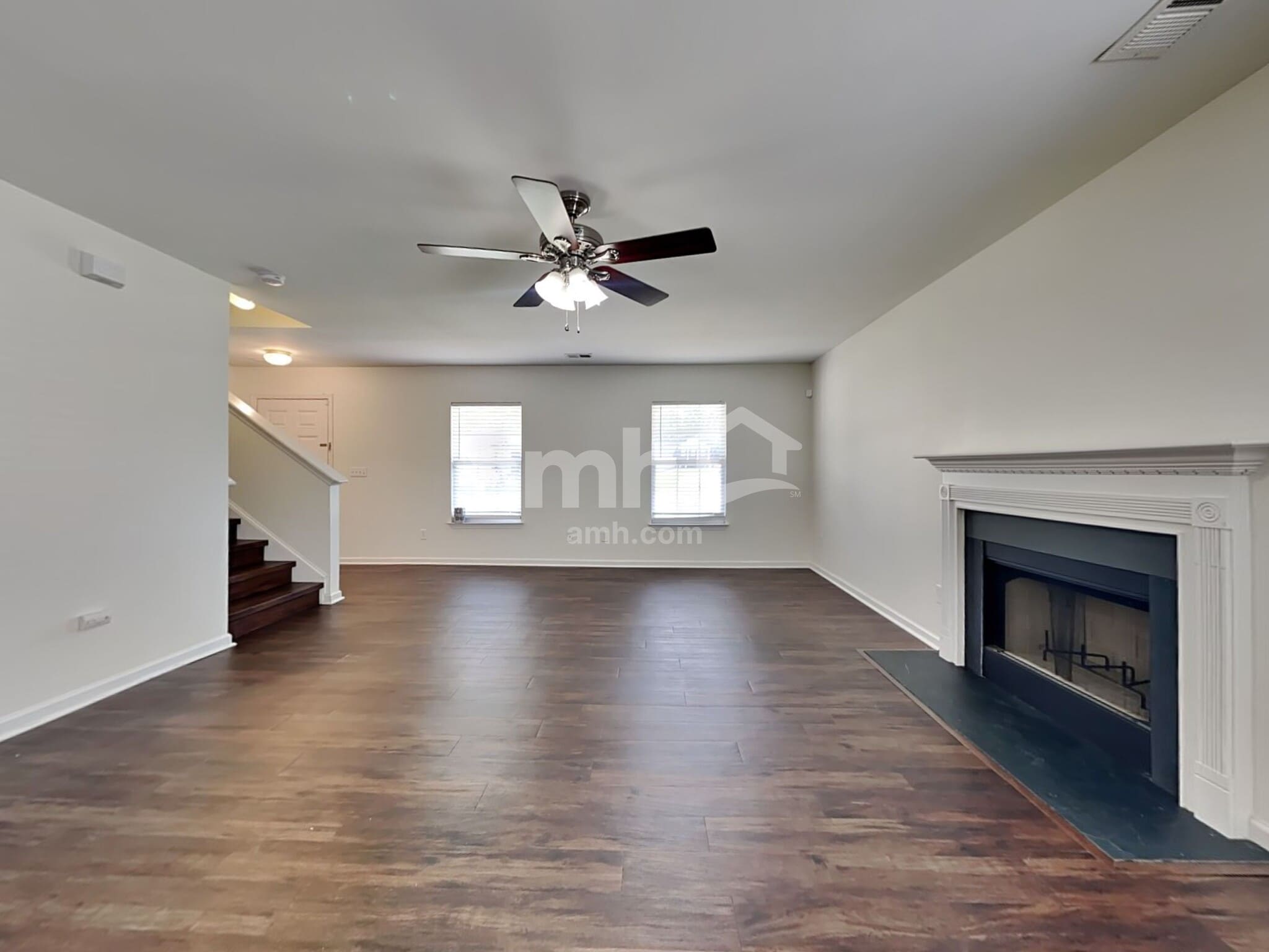 Building Photo - 425 Green Park Ln