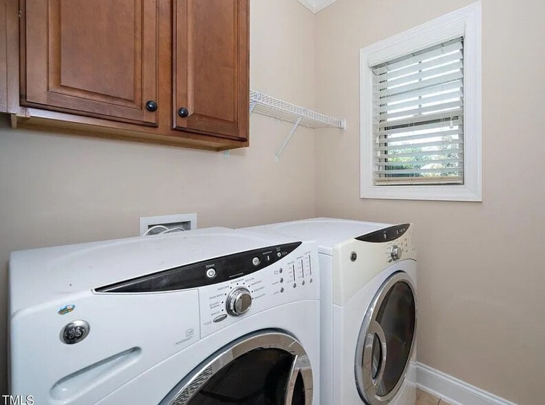 Building Photo - Room in Townhome on Indigo Ridge Pl