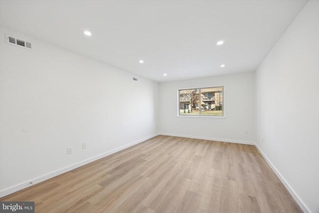 Building Photo - 507 Bradley Ct