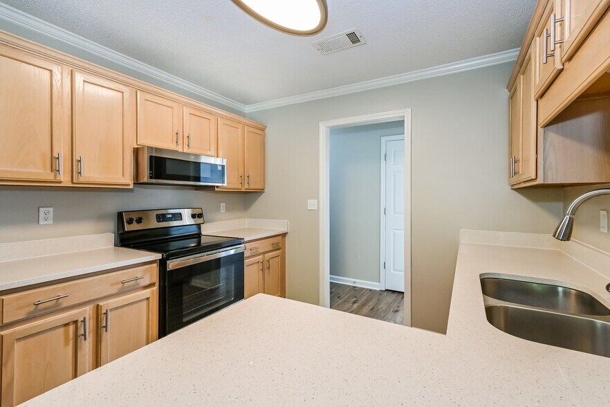 Building Photo - 8084 Conridge Dr