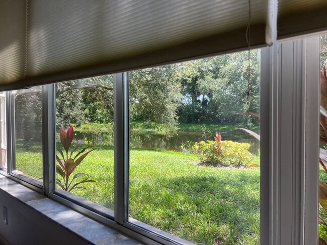 Building Photo - Fabulous Newly available Seasonal Rental i...