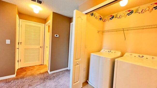 Building Photo - Charming 3 Bedroom, 2 Bathroom Home in Kissimmee!!