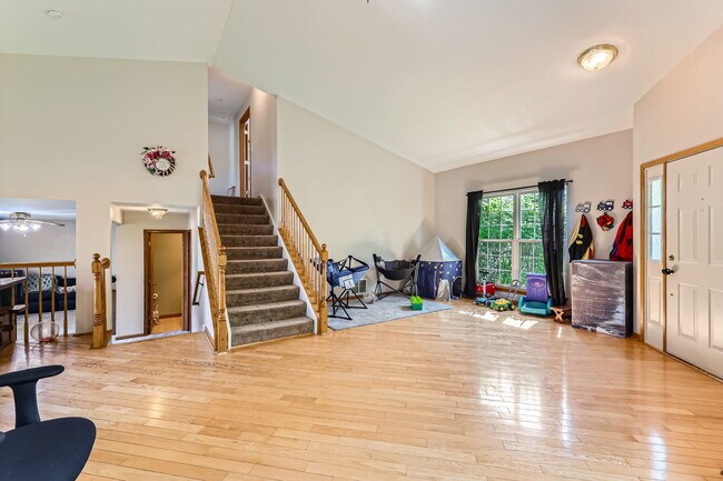 Building Photo - 34257 Trillium Way