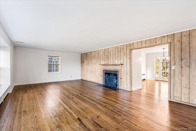 Building Photo - 110 Hegemans Ln