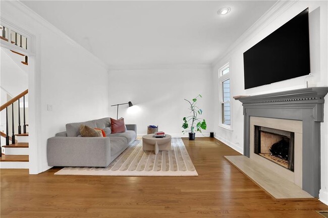 Building Photo - 7155 Roswell Rd