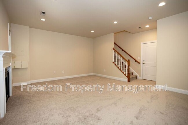 Building Photo - 16021 Pitner St