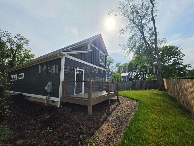 Building Photo - 339 Hazel Mill Rd