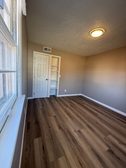 Building Photo - 1425 4th Ave NW