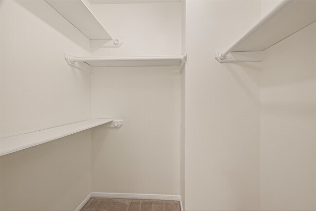 Building Photo - 2431 Parkwood Ln