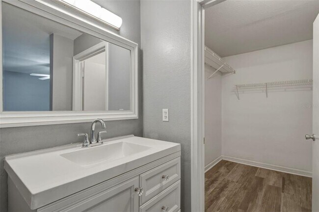 Building Photo - 7250 Westpointe Blvd