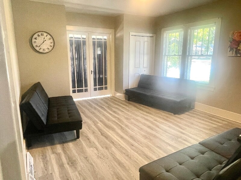 Building Photo - 1021 Keokuk St