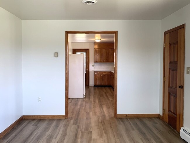 Building Photo - NEW RENT REDUCTION! Charming 3-Bedroom, 1-Bath Single-Family Home