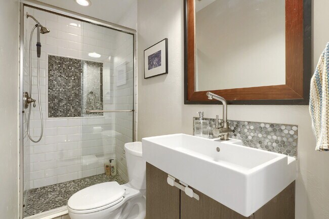 Building Photo - Charming Home in the Baker Neighborhood!