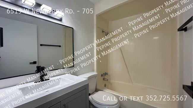 Building Photo - 6519 W Newberry Rd