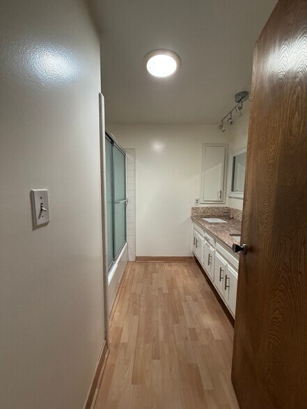 Building Photo - 9235 Creemore Dr