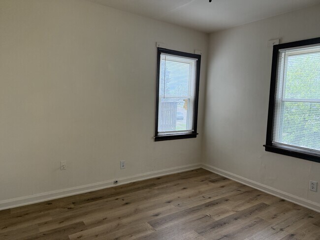 Building Photo - 17 Murray Hill Dr