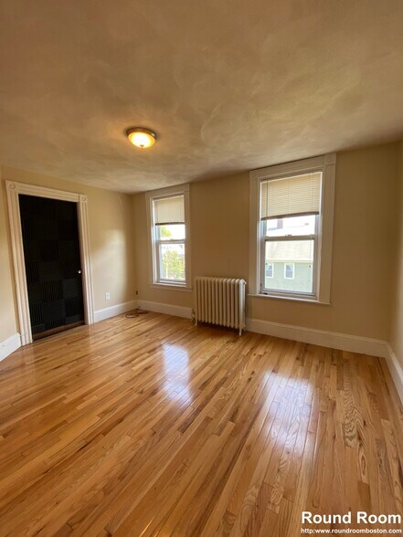 Building Photo - 51 Aldie St