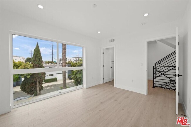 Building Photo - 4922 S Centinela Ave