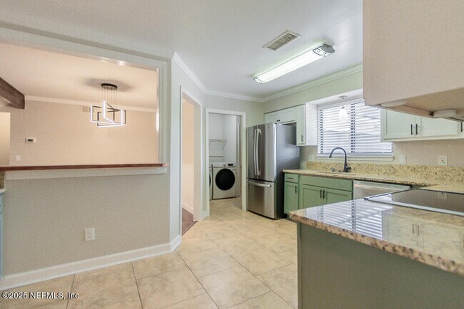 Building Photo - 8330 Cross Timbers Dr W