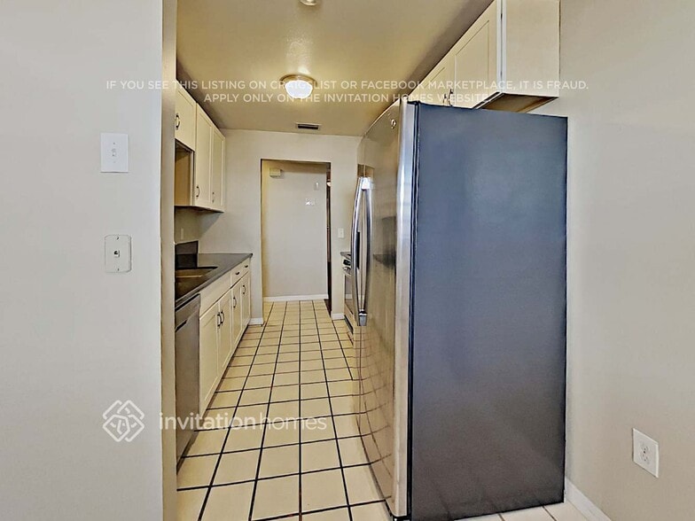 Building Photo - 808 65th Ave W