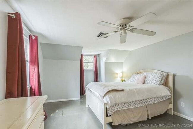 Building Photo - Spacious 4BR House in Tulsa