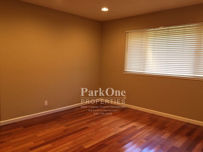 Building Photo - Nicely Updated Home Now Available in Pleasant Hill