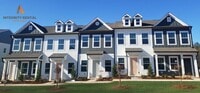 Building Photo - Beautiful Modern 2-Bedroom Townhome -AVAILABLE AUGUST 2026