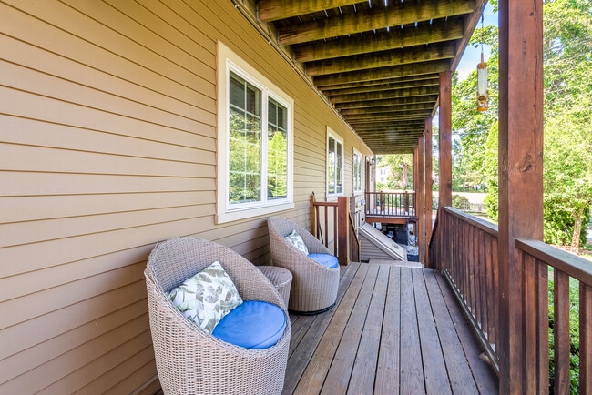 Building Photo - 11 N Main St