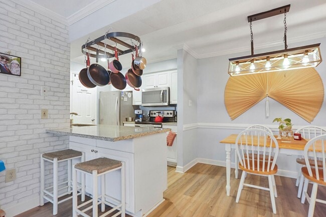 Building Photo - Beautiful First Floor Condo in Palmetto Commons